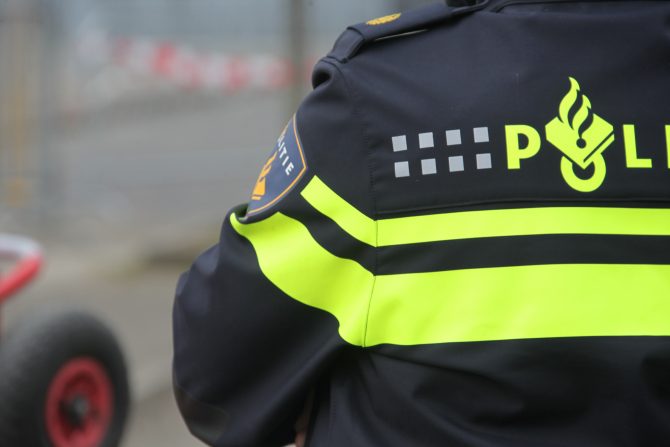 Politie jaagt op dief met vuurwapen in Woerden