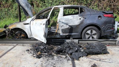 Uitgebrande auto Woerden is Vluchtauto liquidatie De Meern