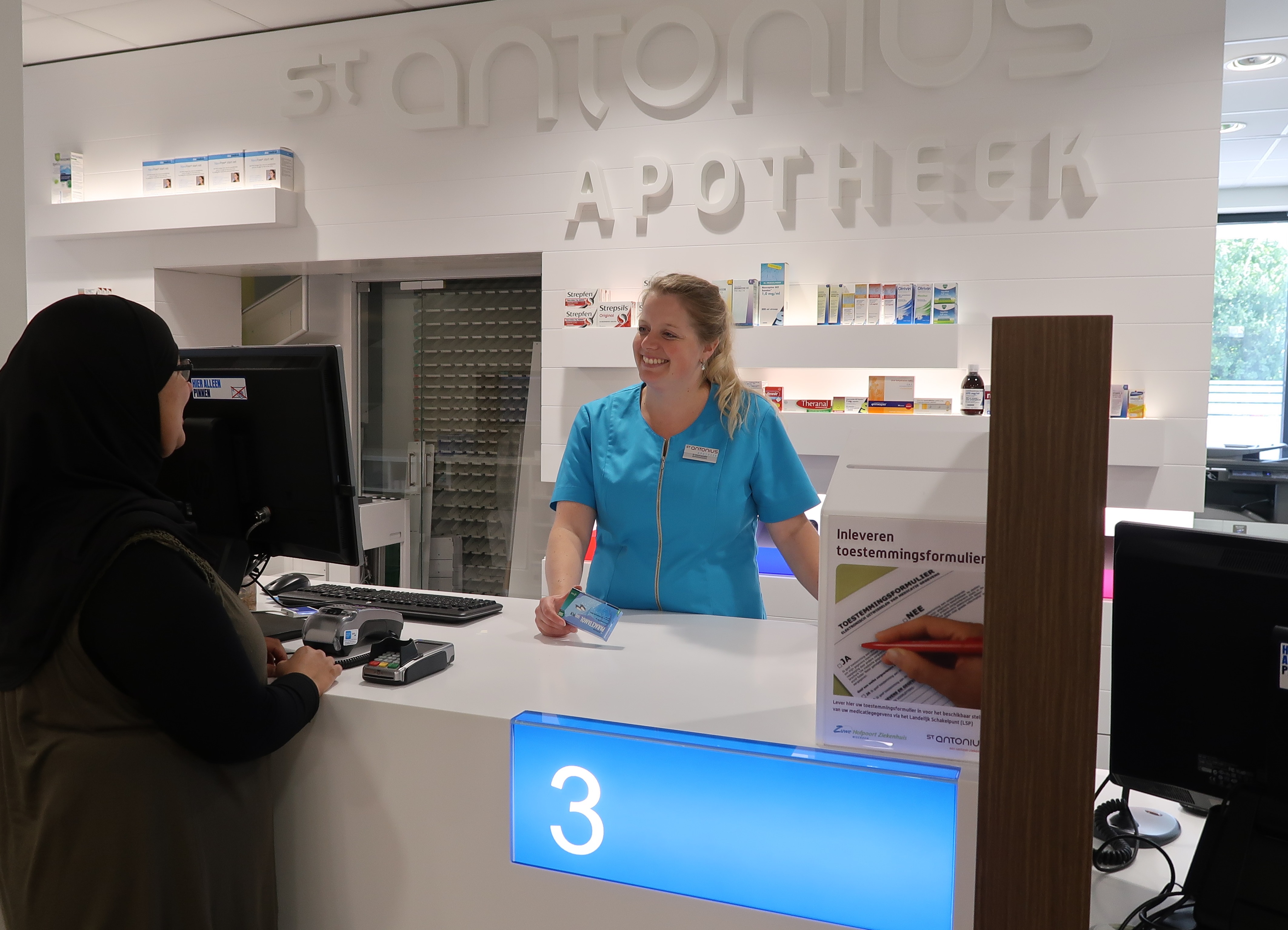 Vernieuwde apotheek geopend in Woerdens ziekenhuis