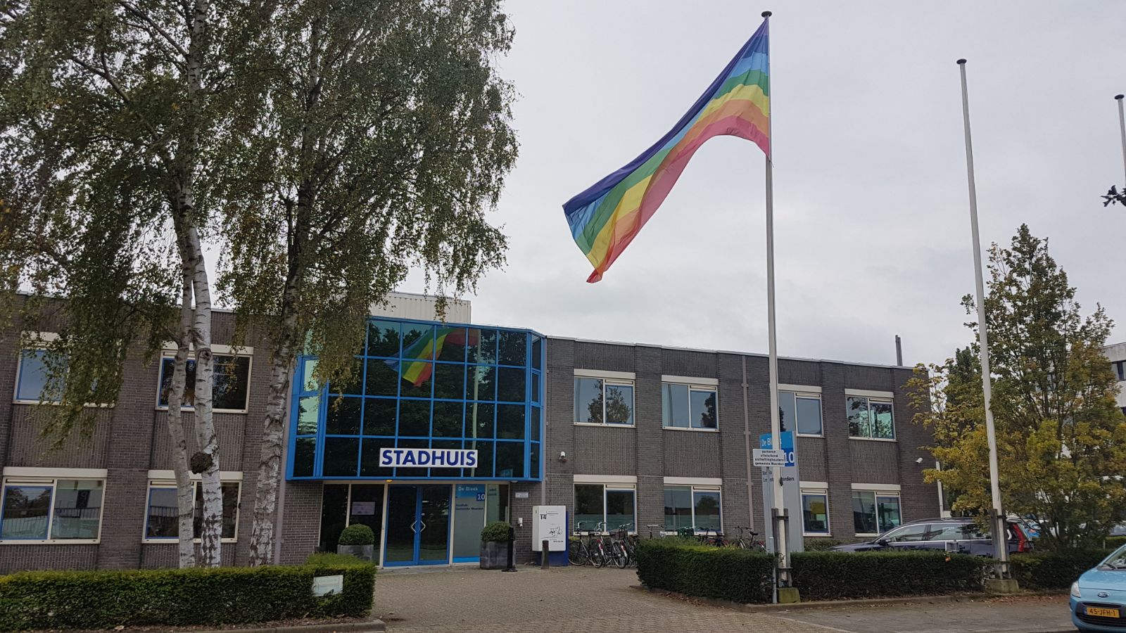 Regenboogvlag wappert ook in Woerden