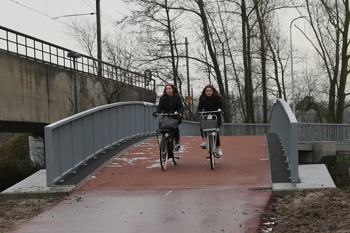 Nieuwe fietsbrug open voor fietsers