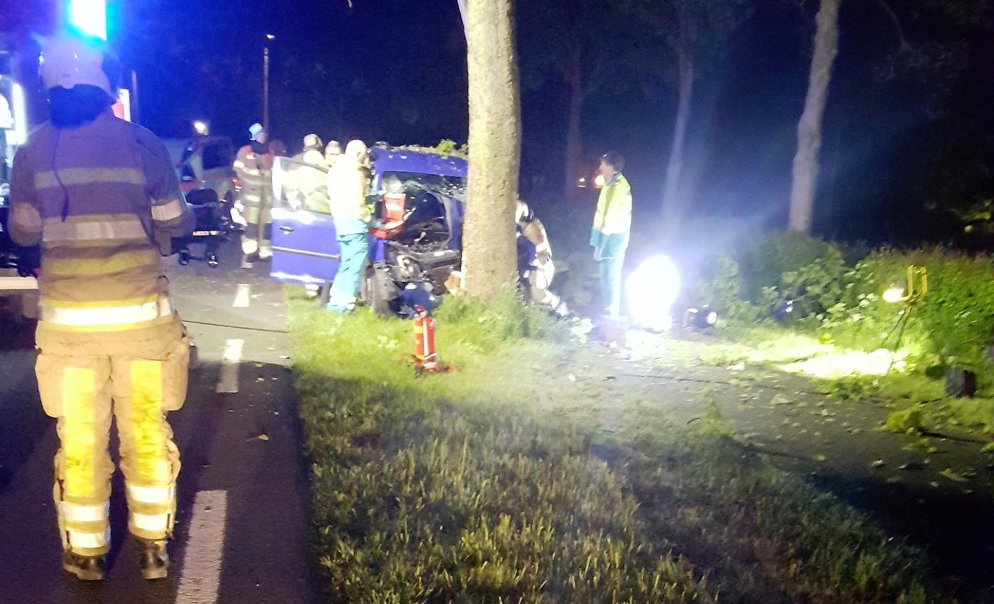 Automobilist zwaargewond na botsing in Montfoort