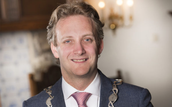 Burgemeester Oudewater: ‘Hogere vergoeding voor raadsleden is sigaar uit eigen doos’