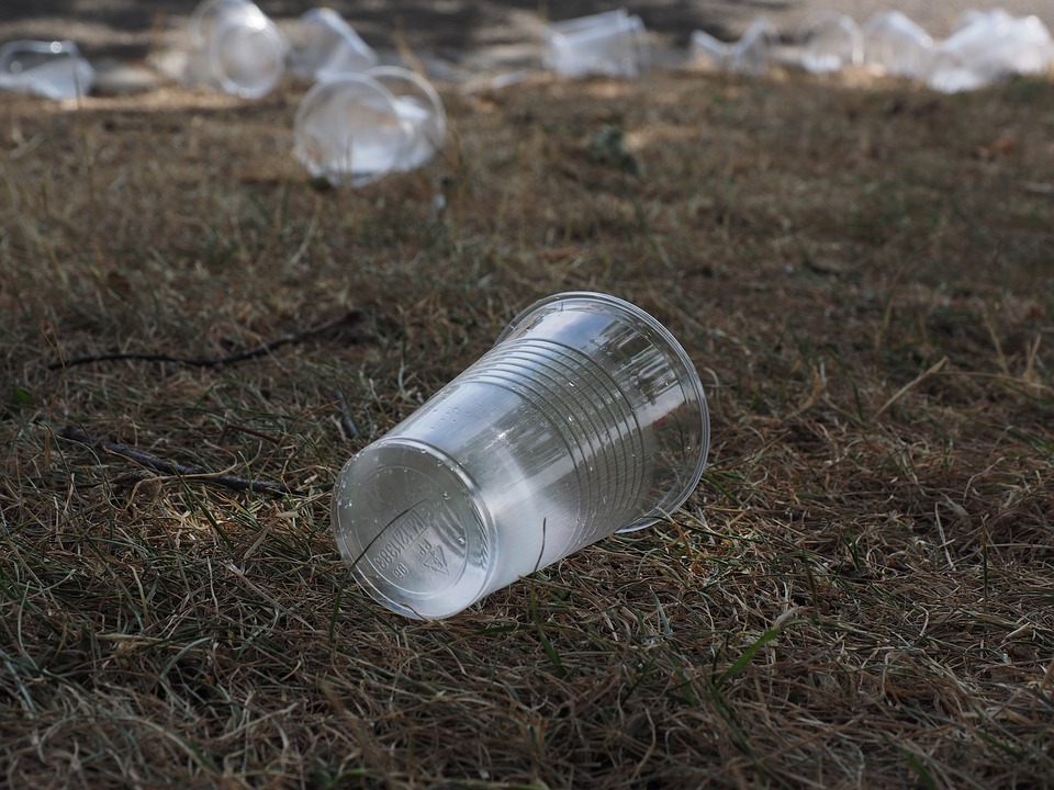 D66: “Geen plastic afval meer op evenementen”