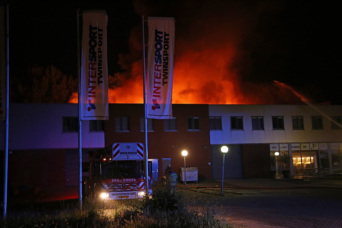 Grote brand op Jaap Bijzerweg Woerden
